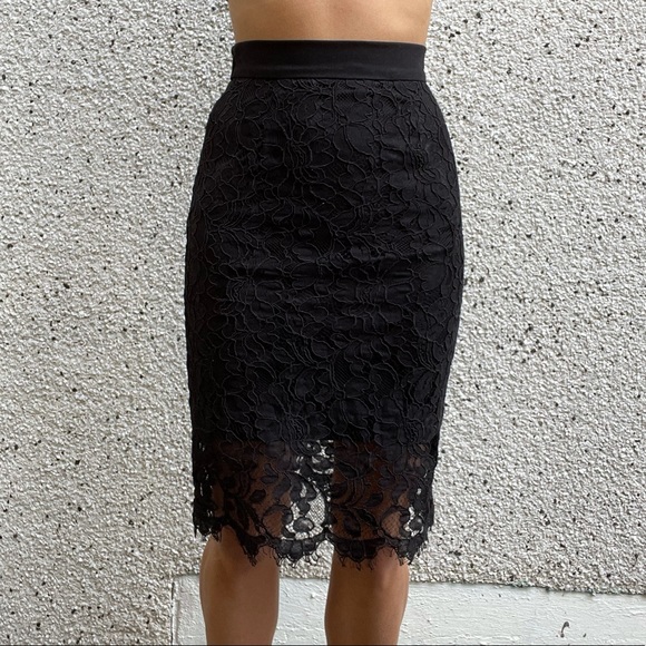 Lace knee length skirt - Picture 1 of 4